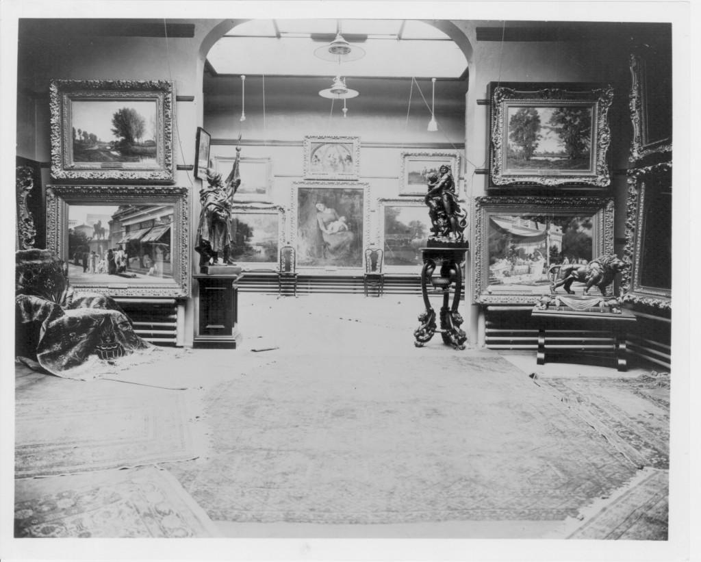 The art gallery in T.B. Walker's Minneapolis home, at Eighth Street and Hennepin Avenue, in 1905. 