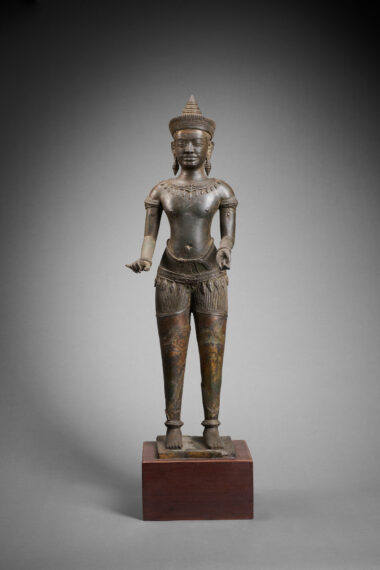Male deity statue 
